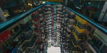 Astonishing: The US Postal Service Delivers Over 470 Million Pieces of Mail Each Day - Cover Image